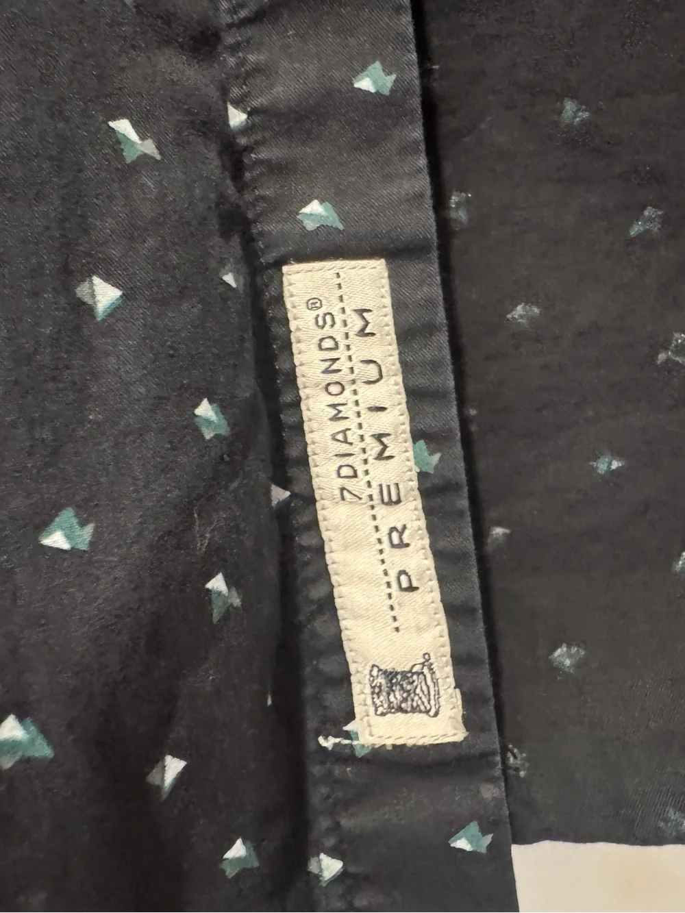 7 Diamonds Premium Black Geometric Print Short Sleeve Button-Up Shirt | Size Med